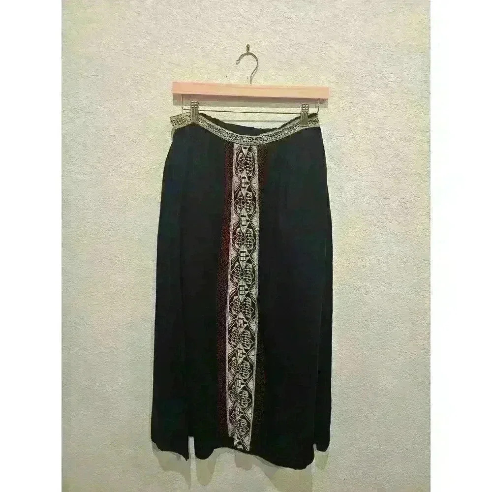 Earthbound maxi skirt sz M.